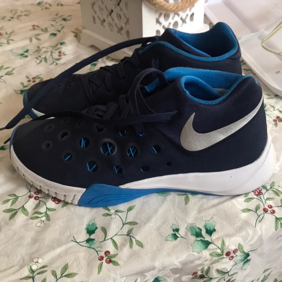 Nike Shoes - Nike basketball